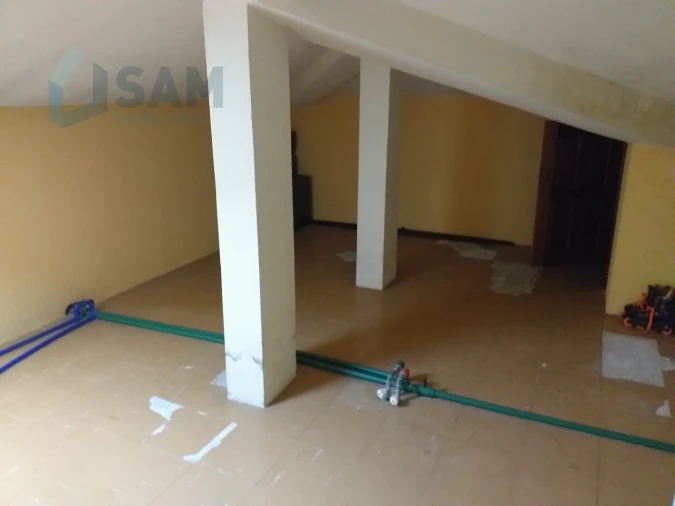 Moradia T6 para Venda em Santa Maria, São Pedro e Sobral da Lagoa Foto 19