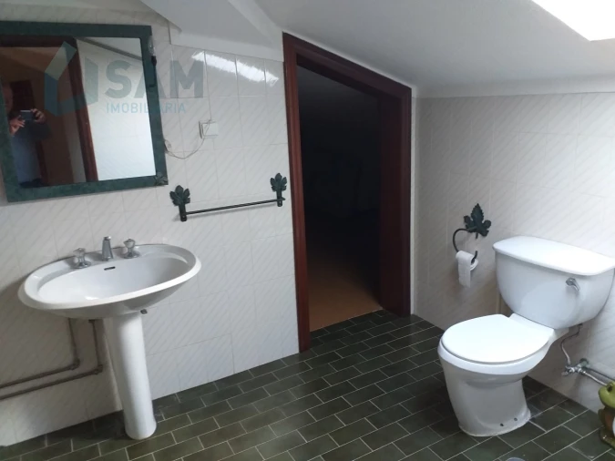 Moradia T6 para Venda em Santa Maria, São Pedro e Sobral da Lagoa Foto 17