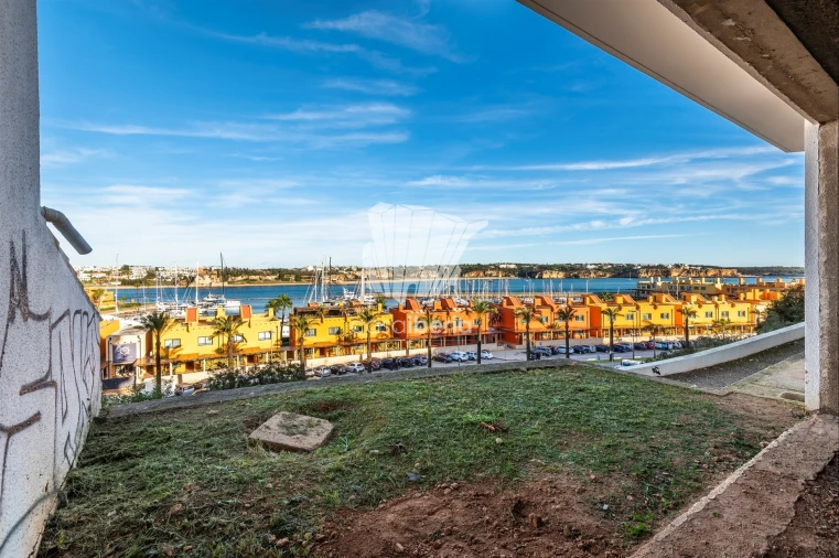 Apartamento T2 para Venda em Portimão Foto 6