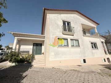 Moradia T4 para Venda em Tavarede