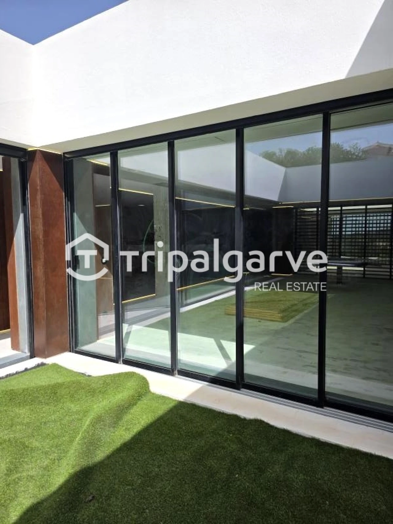 Moradia T4 para Venda em Santa Barbara de Nexe Foto 66
