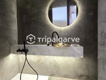 Moradia T4 para Venda em Santa Barbara de Nexe