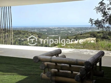 Moradia T4 para Venda em Santa Barbara de Nexe