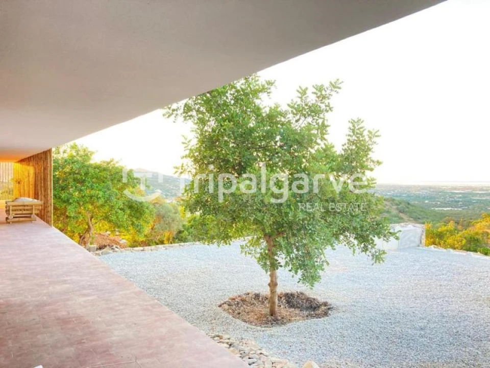 Moradia T4 para Venda em Santa Barbara de Nexe Foto 15