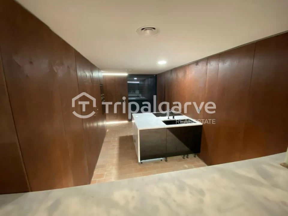 Moradia T4 para Venda em Santa Barbara de Nexe Foto 33