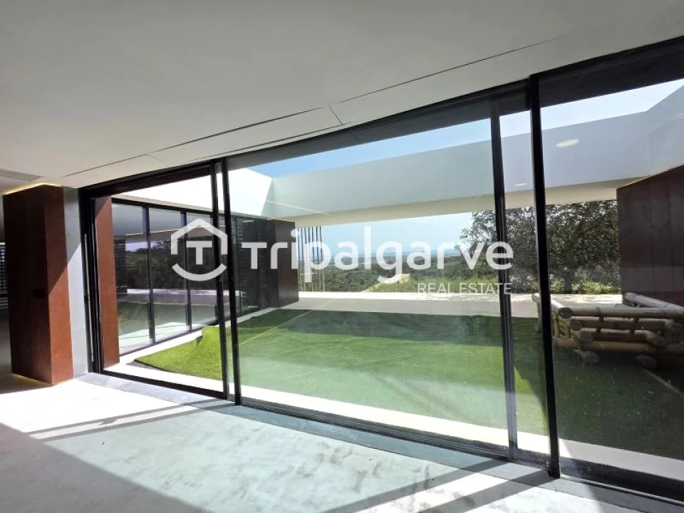 Moradia T4 para Venda em Santa Barbara de Nexe Foto 62