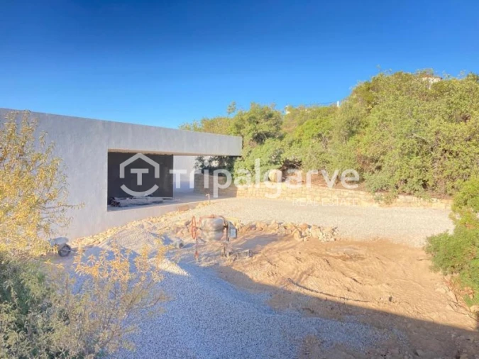 Moradia T4 para Venda em Santa Barbara de Nexe Foto 11