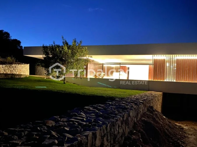 Moradia T4 para Venda em Santa Barbara de Nexe Foto 25