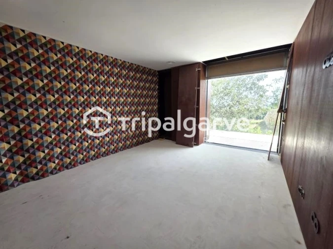 Moradia T4 para Venda em Santa Barbara de Nexe Foto 39