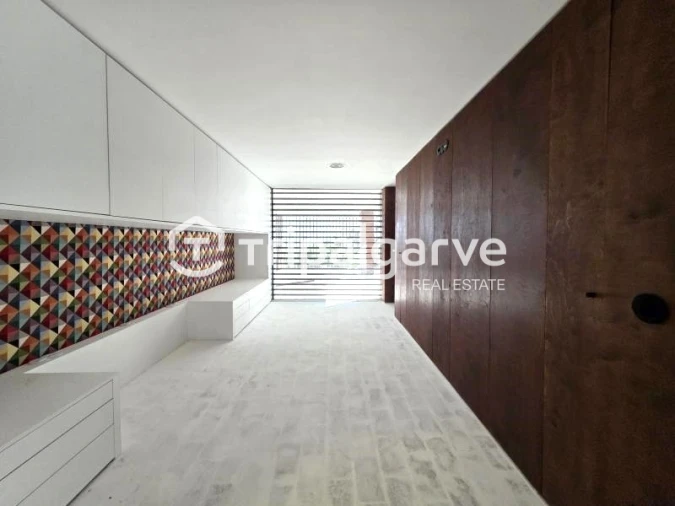 Moradia T4 para Venda em Santa Barbara de Nexe Foto 53