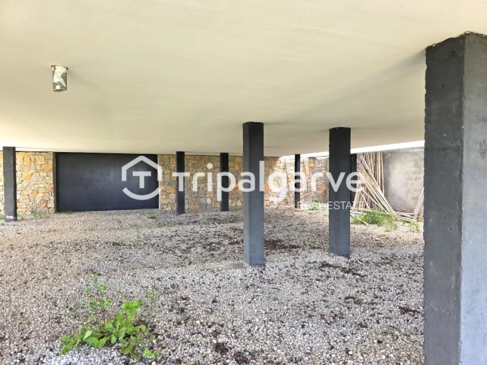 Moradia T4 para Venda em Santa Barbara de Nexe Foto 69
