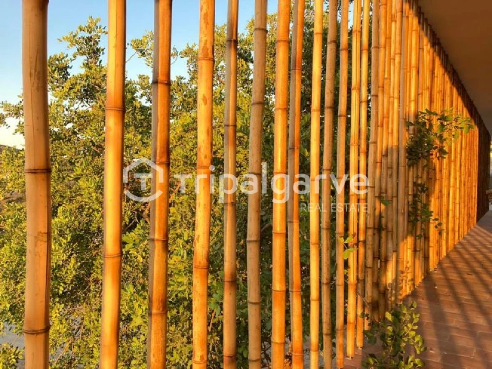 Moradia T4 para Venda em Santa Barbara de Nexe Foto 18