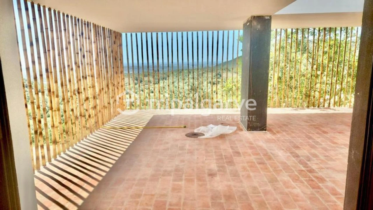 Moradia T4 para Venda em Santa Barbara de Nexe Foto 14