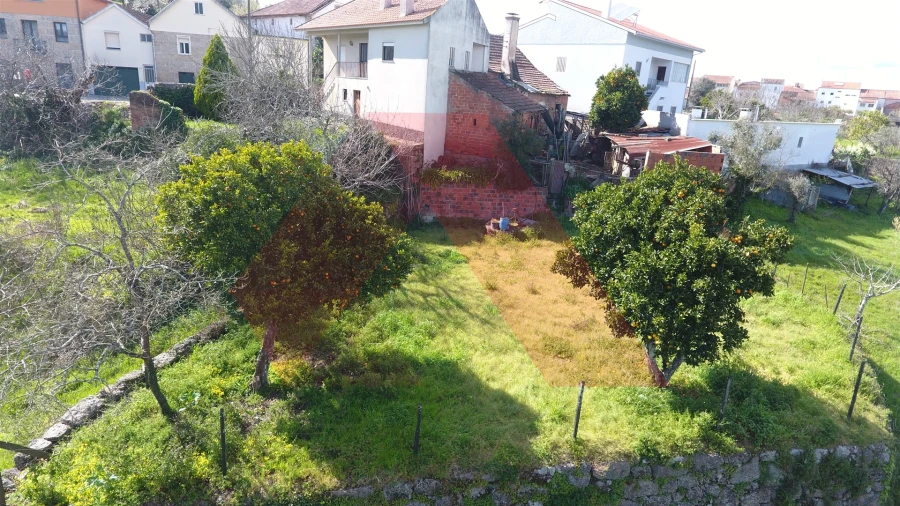 Moradia T0 para Venda em Candosa Foto 5