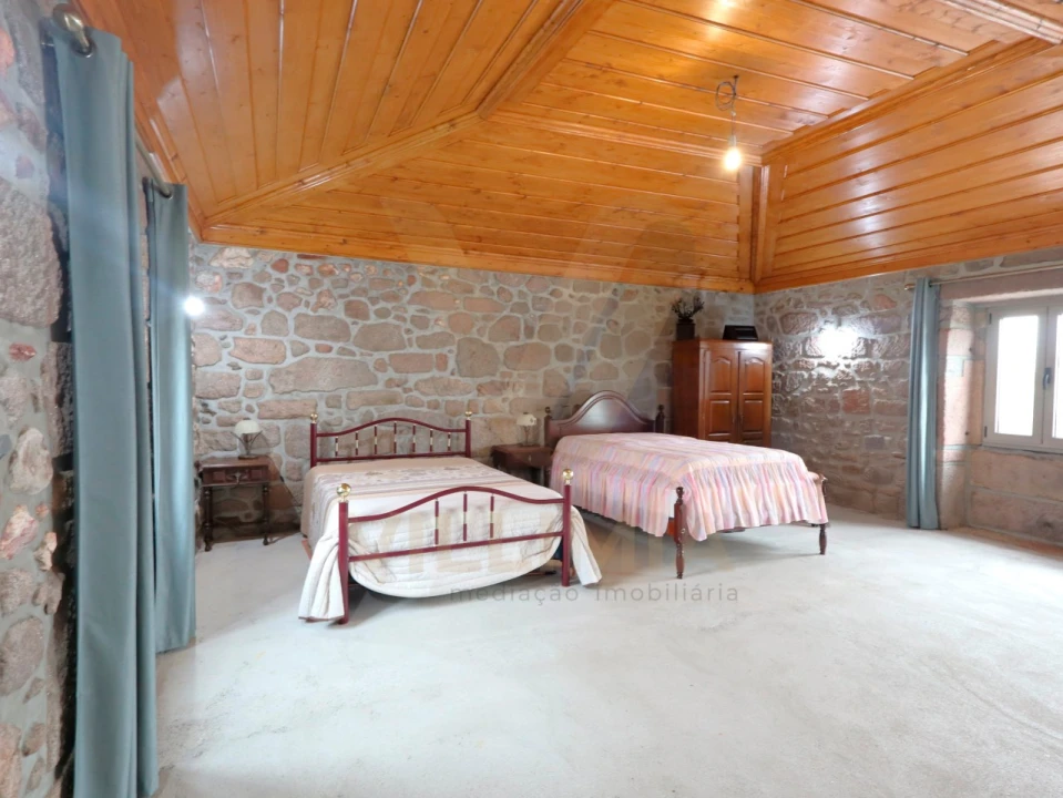 Moradia T3 para Venda em Arcozelo Foto 12