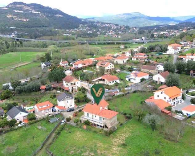 Moradia T3 para Venda em Arcozelo Foto 7