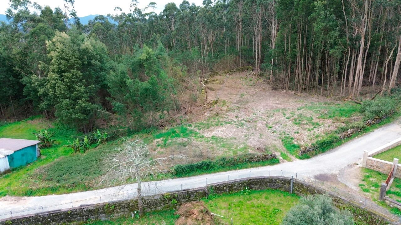 Terreno para Venda em Estorãos Foto 2