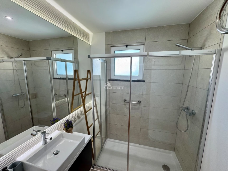 Apartamento T2 para Arrendamento férias em Caniço Foto 33