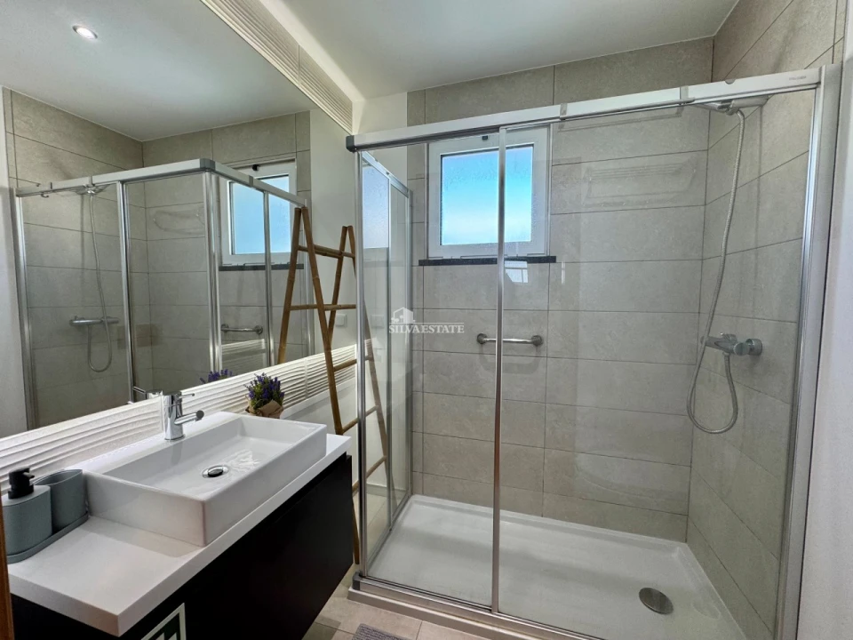 Apartamento T2 para Arrendamento férias em Caniço Foto 34