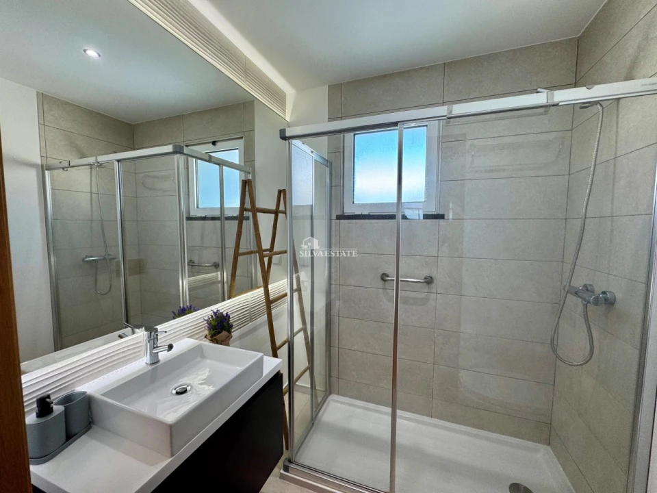 Apartamento T2 para Arrendamento férias em Caniço Foto 35