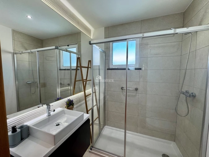 Apartamento T2 para Arrendamento férias em Caniço Foto 35