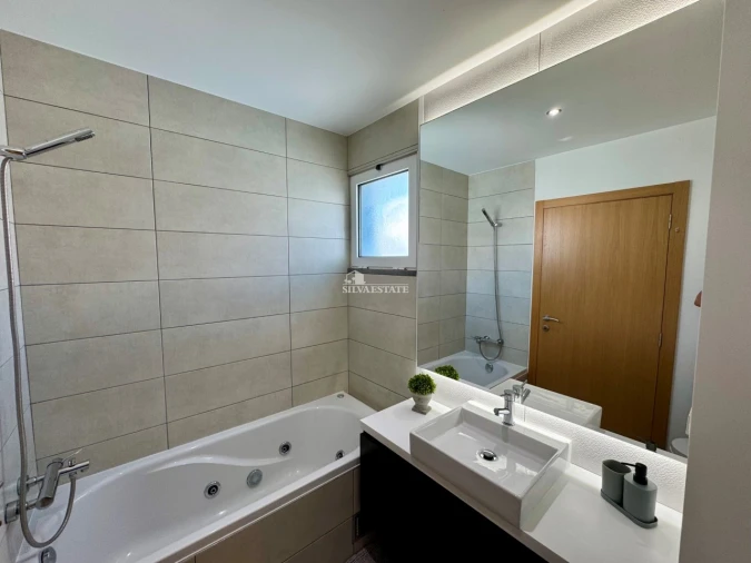 Apartamento T2 para Arrendamento férias em Caniço Foto 40