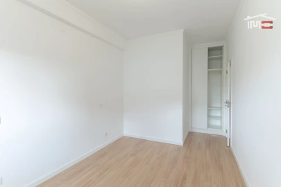 Apartamento T2 para Arrendamento em Fatima