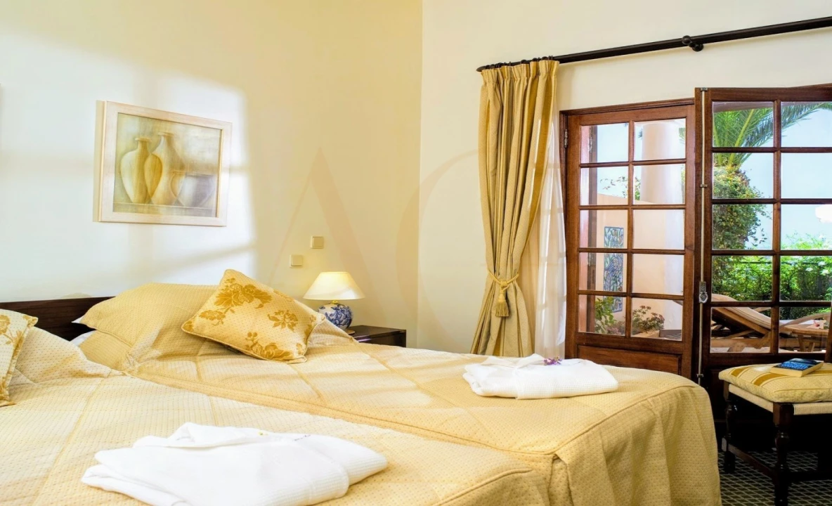 Moradia T12 para Venda em Conceição e Estoi Foto 6