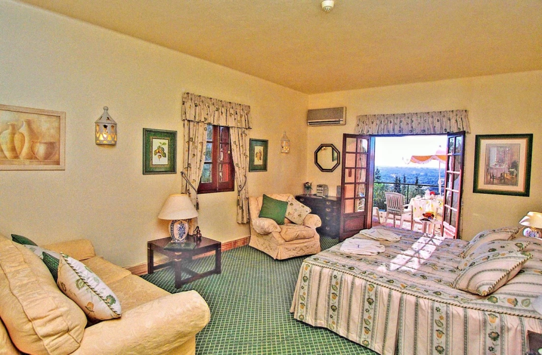 Moradia T12 para Venda em Conceição e Estoi Foto 9