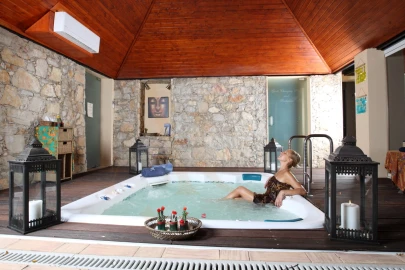 Moradia T12 para Venda em Conceição e Estoi