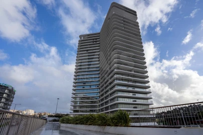 Apartamento T3 para Venda em Campolide