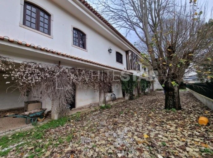 Moradia T4 para Venda em Minde Foto 2