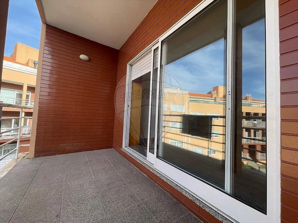 Apartamento T2 para Venda em Canelas Foto 7