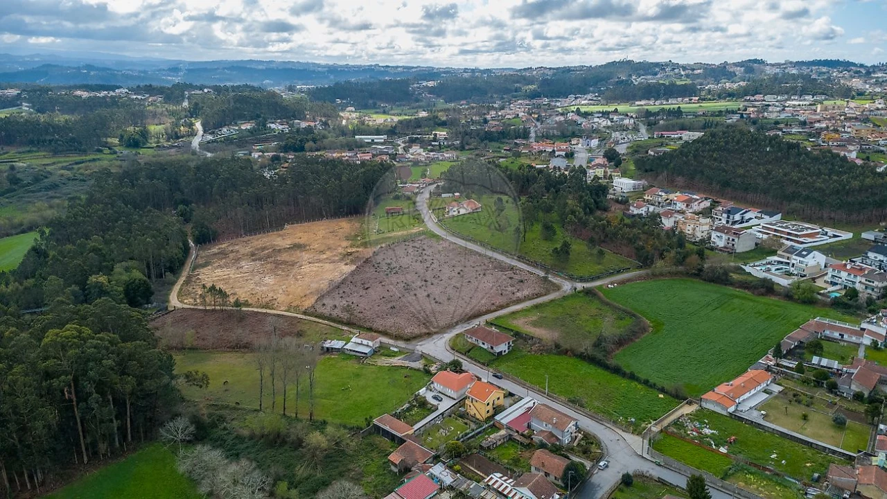 Terreno para Venda em Pedroso e Seixezelo Foto 1