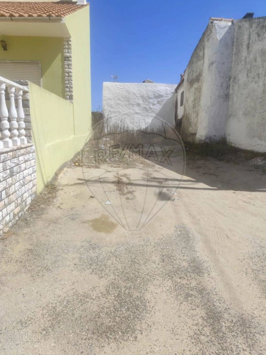 Terreno para Venda em Alcoentre Foto 12