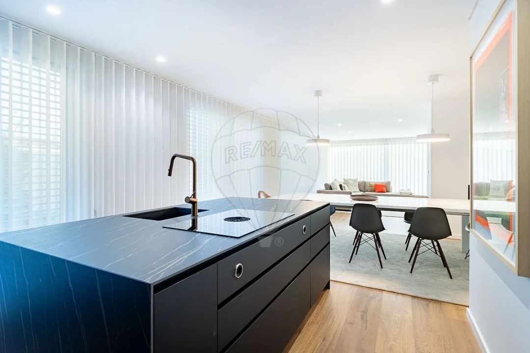 Moradia T4 para Venda em Brufe Foto 26