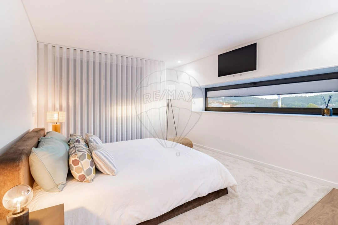 Moradia T4 para Venda em Brufe Foto 48