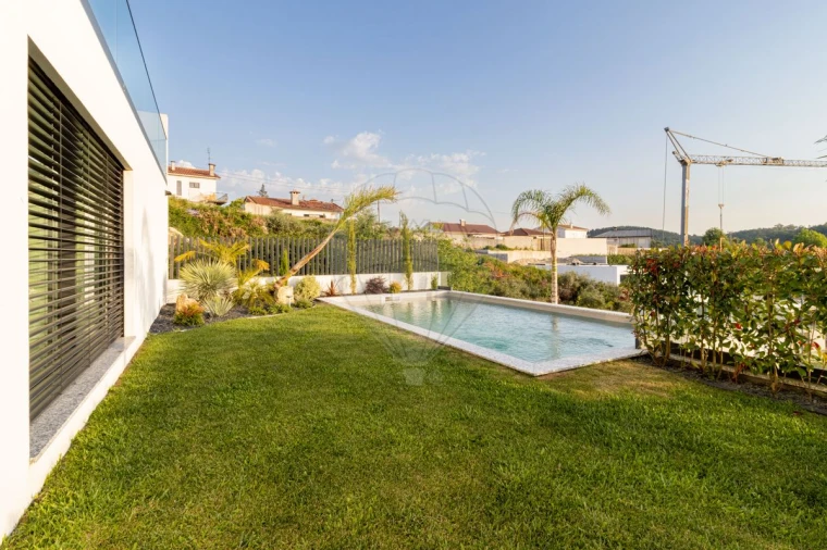 Moradia T4 para Venda em Brufe Foto 7