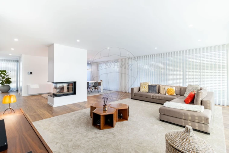 Moradia T4 para Venda em Brufe Foto 17