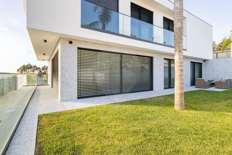 Moradia T4 para Venda em Brufe Foto 3