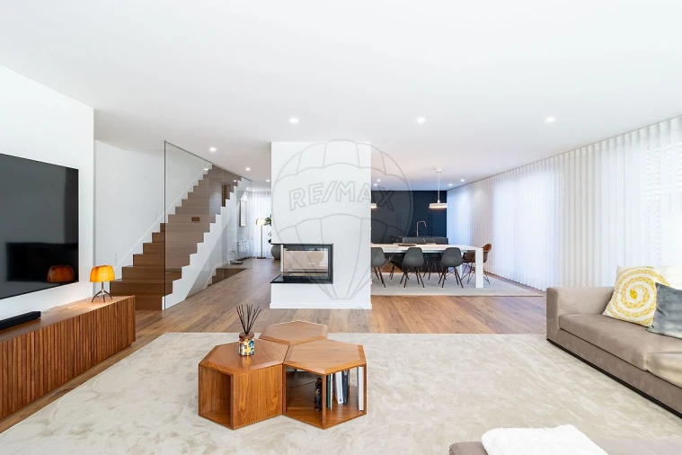 Moradia T4 para Venda em Brufe Foto 16