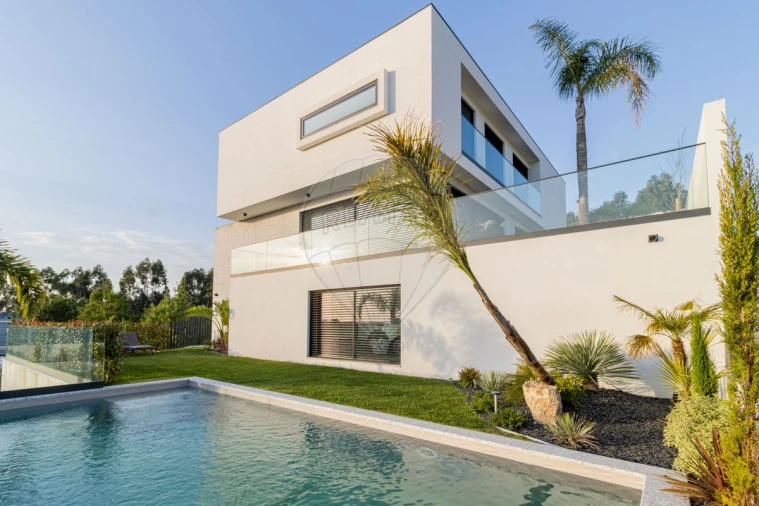 Moradia T4 para Venda em Brufe Foto 9