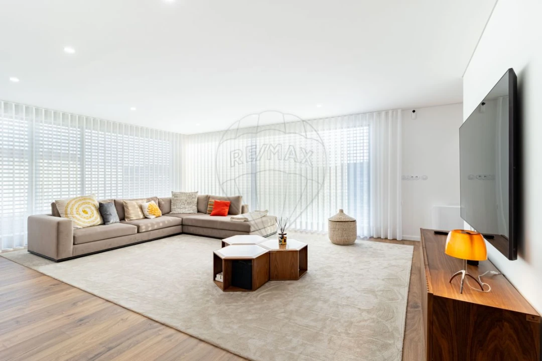 Moradia T4 para Venda em Brufe Foto 14