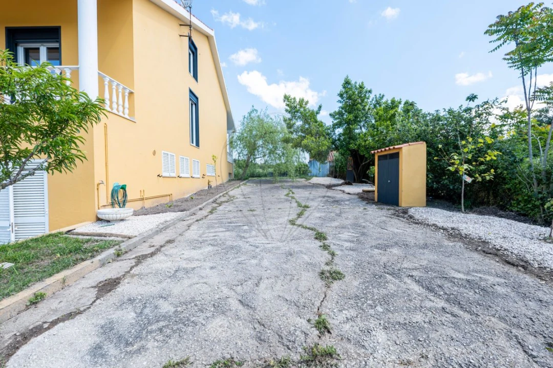 Moradia T4 para Venda em São João da Ribeira e Ribeira de São João Foto 46