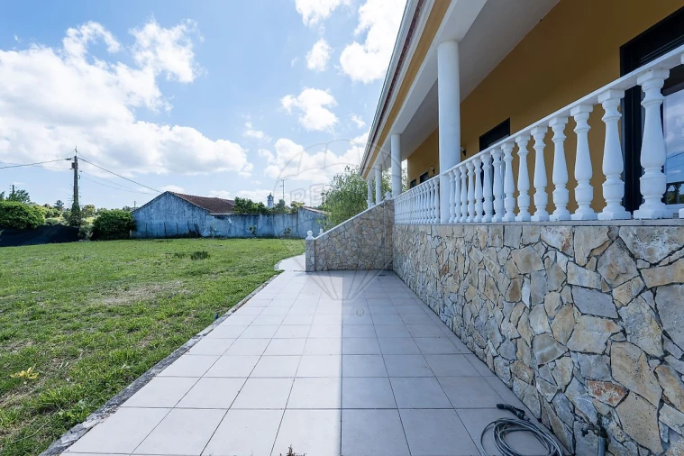 Moradia T4 para Venda em São João da Ribeira e Ribeira de São João Foto 47