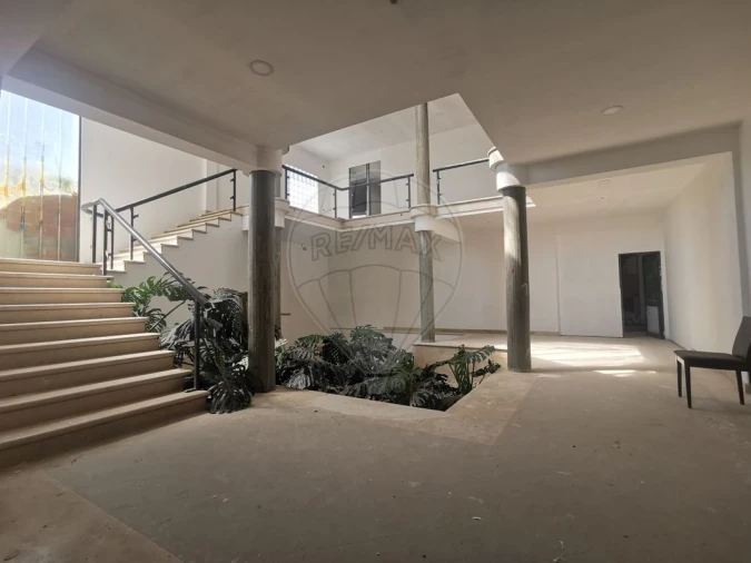 Armazém para Venda em Tornada e Salir do Porto Foto 9