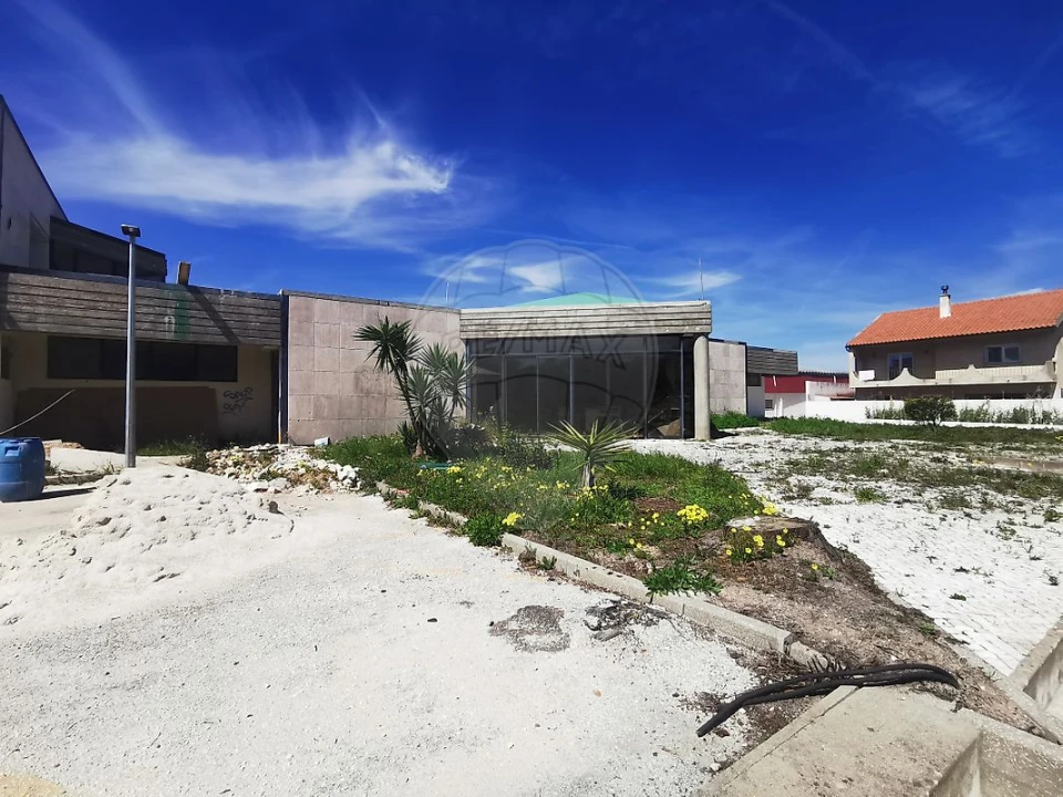 Armazém para Arrendamento em Tornada e Salir do Porto Foto 2