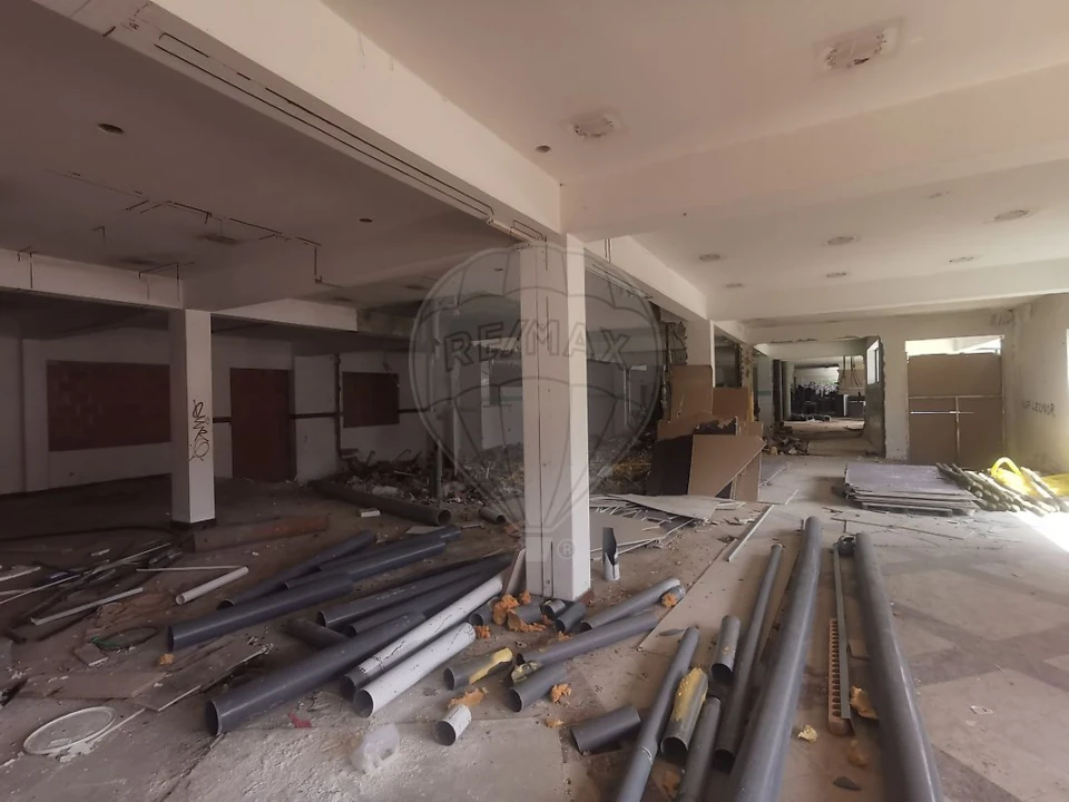 Armazém para Arrendamento em Tornada e Salir do Porto Foto 13