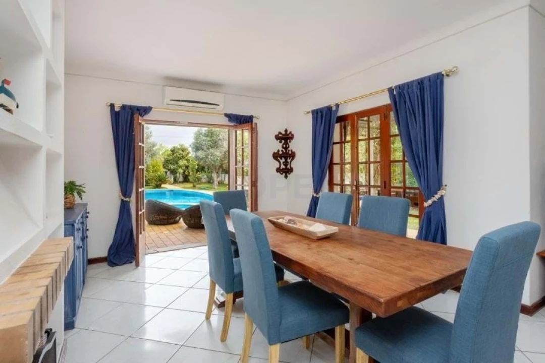 Moradia T4 para Venda em Guia Foto 13