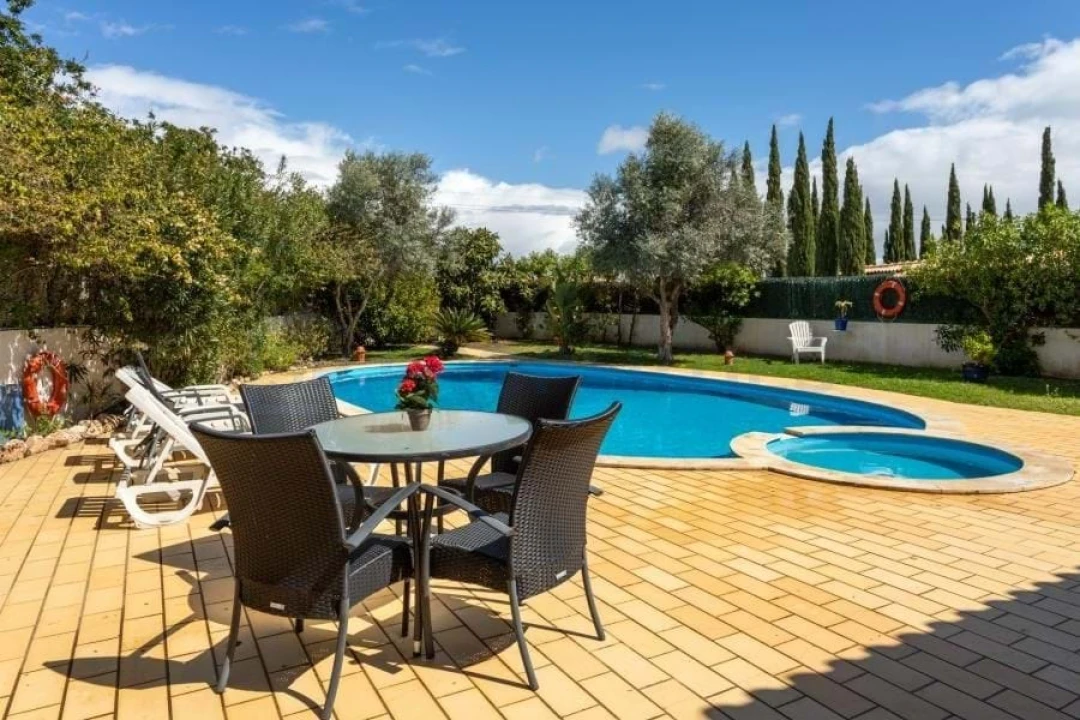 Moradia T4 para Venda em Guia Foto 53